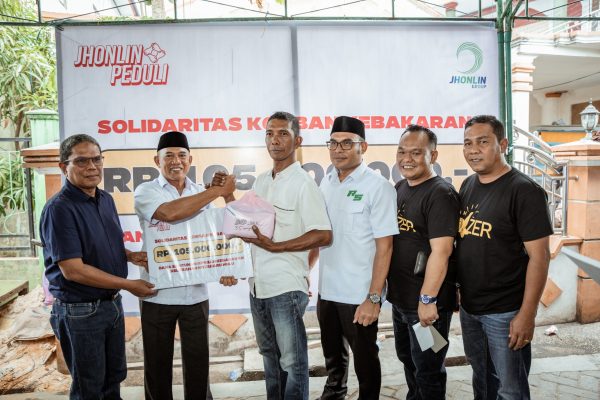 Jhonlin Group Berikan Bantuan untuk Korban Kebakaran Lewat Rusli dan Syairi Mukhlis