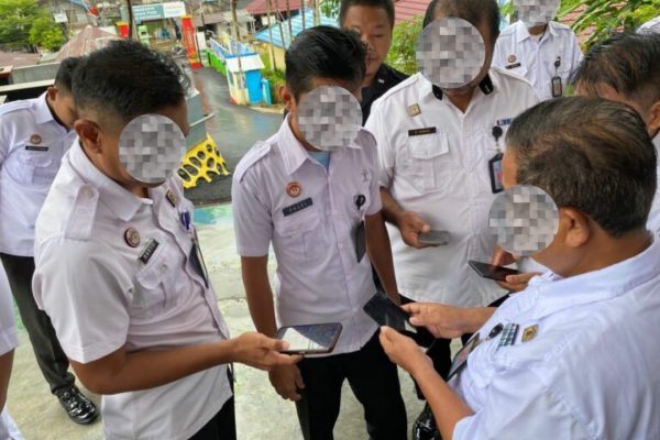 Antisipasi Main Judi Online, Kalapas Kelas II A Kotabaru Sidak Handphone Para Pegawai