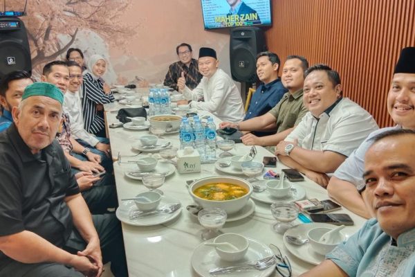 DPRD Kalsel Komisi II dan Bank Kalsel Pererat Kemitraan Lewat Buka Puasa Bersama