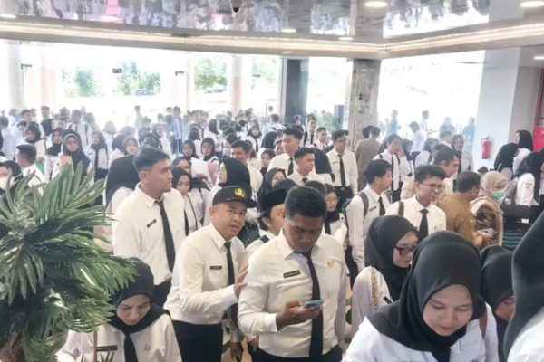 Pemkab Kotabaru Serahkan SK Pengangkatan kepada 1.102 CPNS dan PPPK