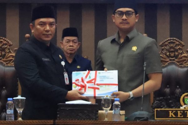 Pemkab Tanah Bumbu Paparkan Laporan Pertanggungjawaban APBD 2024 di Hadapan DPRD
