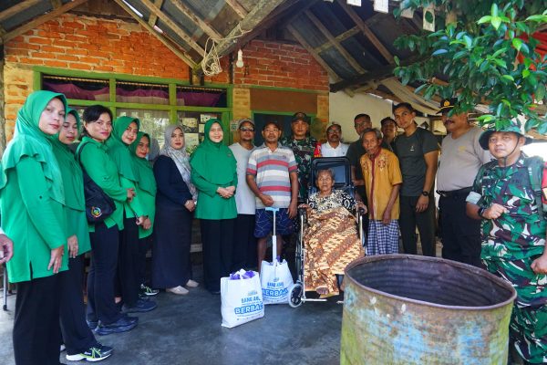 Bupati Bang Arul Apresiasi Aksi Sosial Dandim 1022, Bantuan Disalurkan ke Warga Kurang Mampu