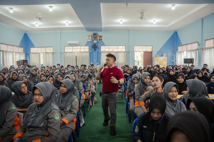 SHE Jhonlin Group Berikan Pembekalan Ilmu Dasar K3LH untuk Siswa SMKN 2 Simpang Empat, Tanah Bumbu Persiapan Magang di Perusahaan