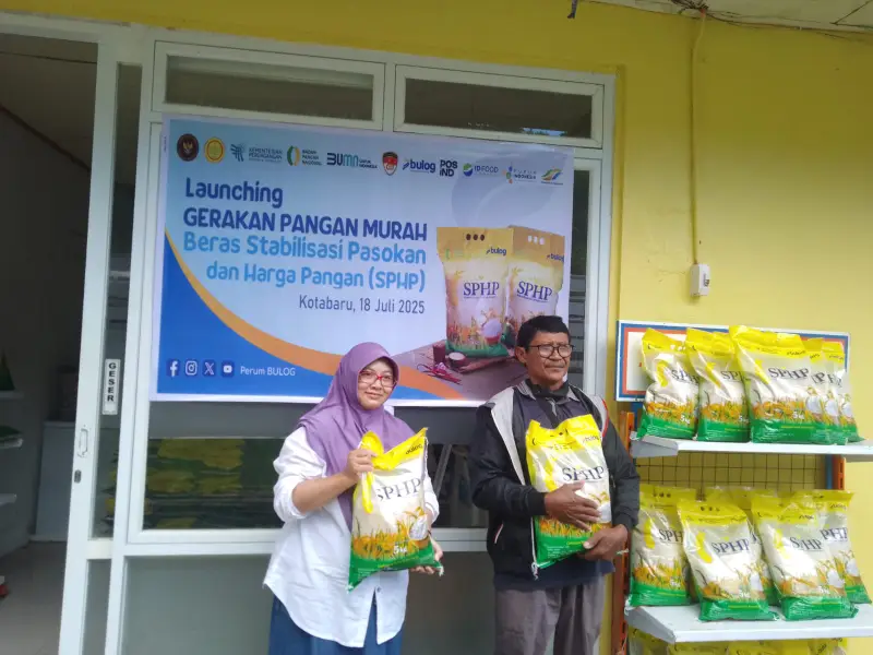 Bulog Kotabaru Gelar Gerakan Pangan Murah, Beras SPHP Diserbu Warga