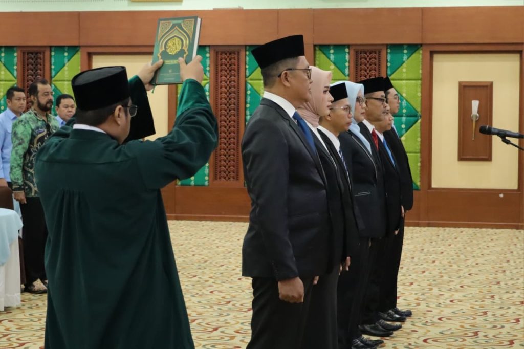 Gubernur Kalsel Lantik Tujuh Komisioner KPID Periode 2025–2028