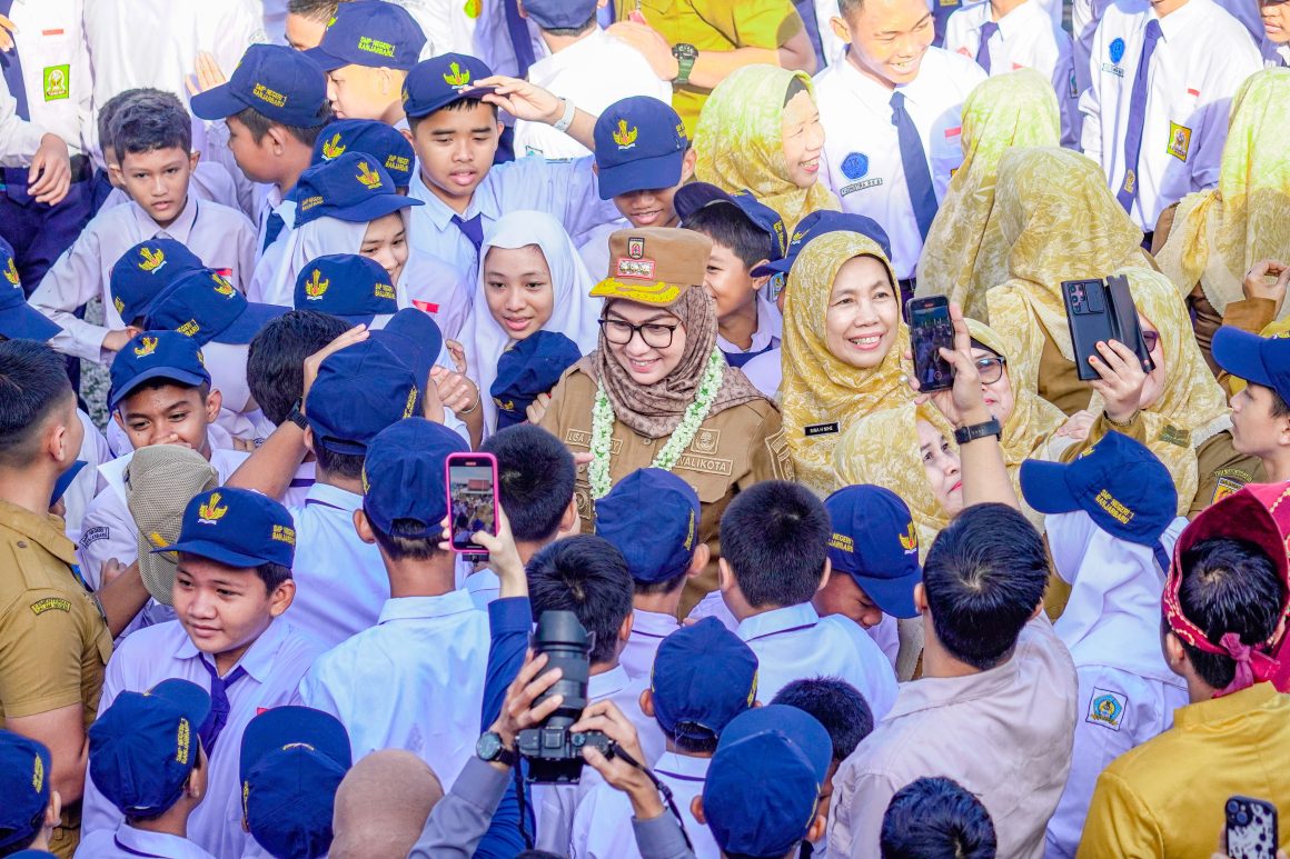 Wali Kota Banjarbaru Ajak Siswa SMPN 1 Belajar Sungguh-Sungguh dan Jaga Akhlak