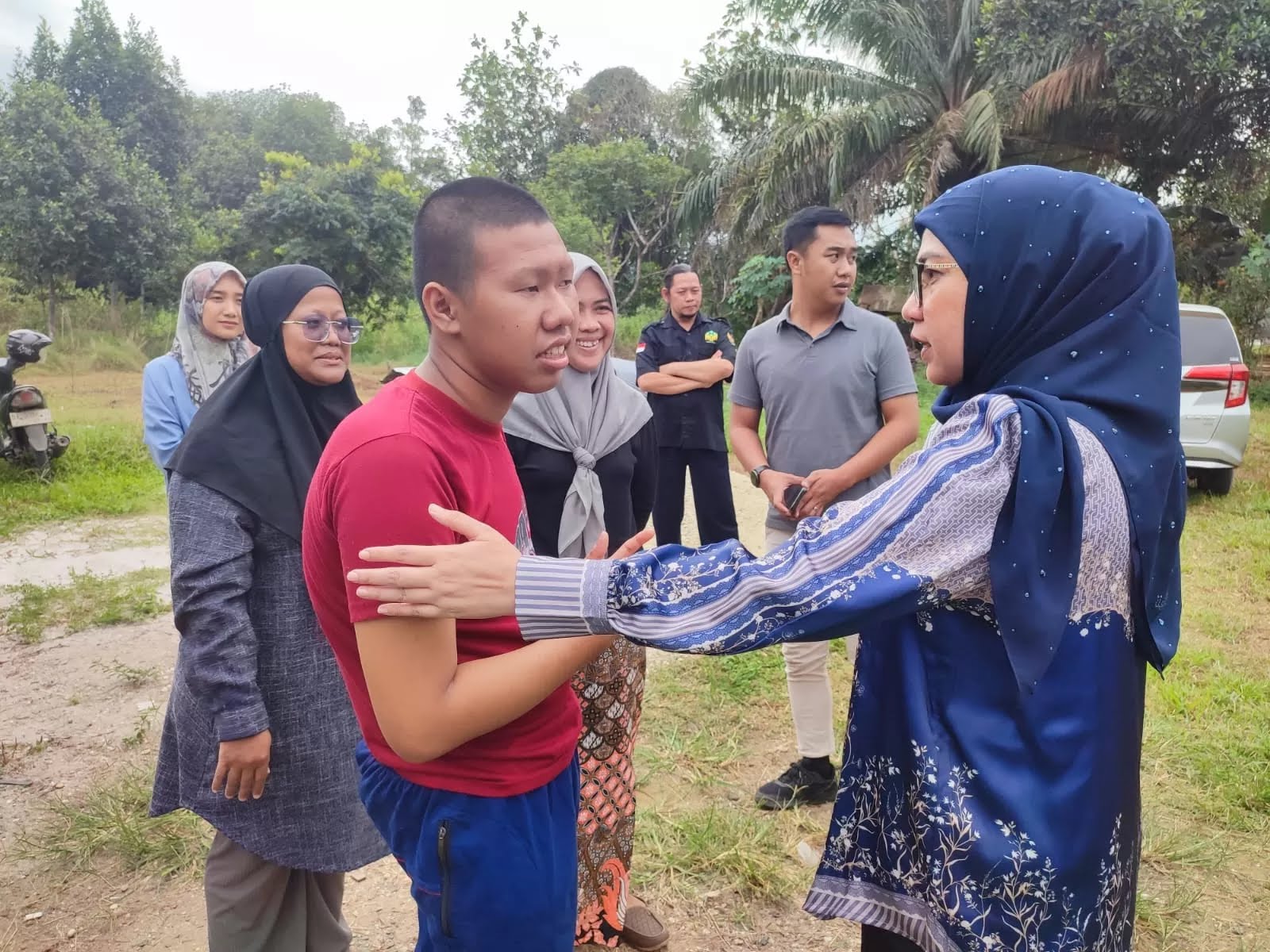 Wali Kota Banjarbaru Salurkan Bantuan Sekolah bagi Anak Yatim dan Disabilitas