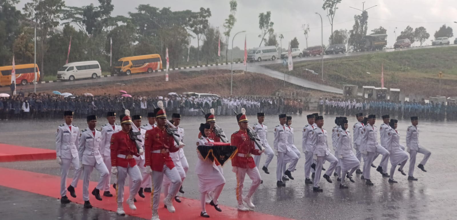 Hujan Deras Tak Surutkan Khidmat Upacara HUT ke-80 RI di Kotabaru