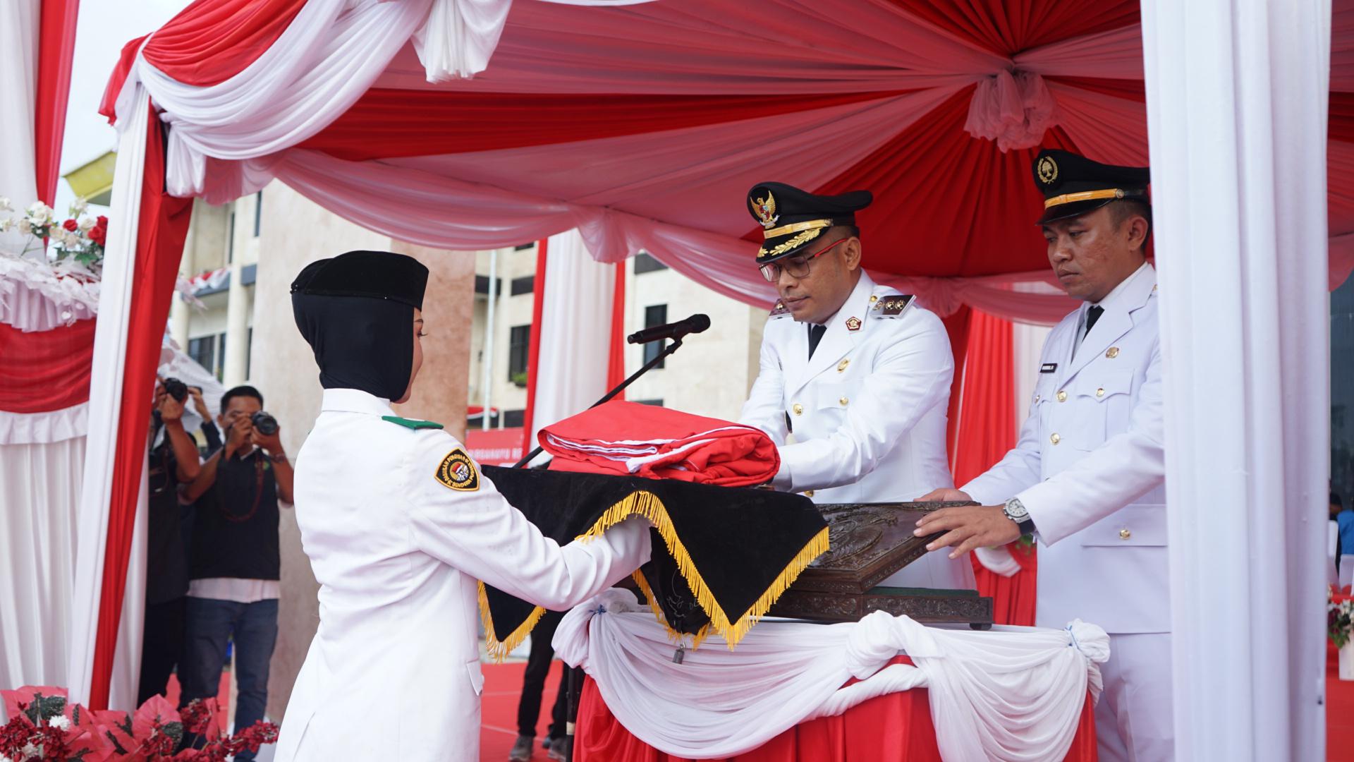 Pemkab Kotabaru Gelar Upacara Penurunan Bendera HUT ke-80 RI