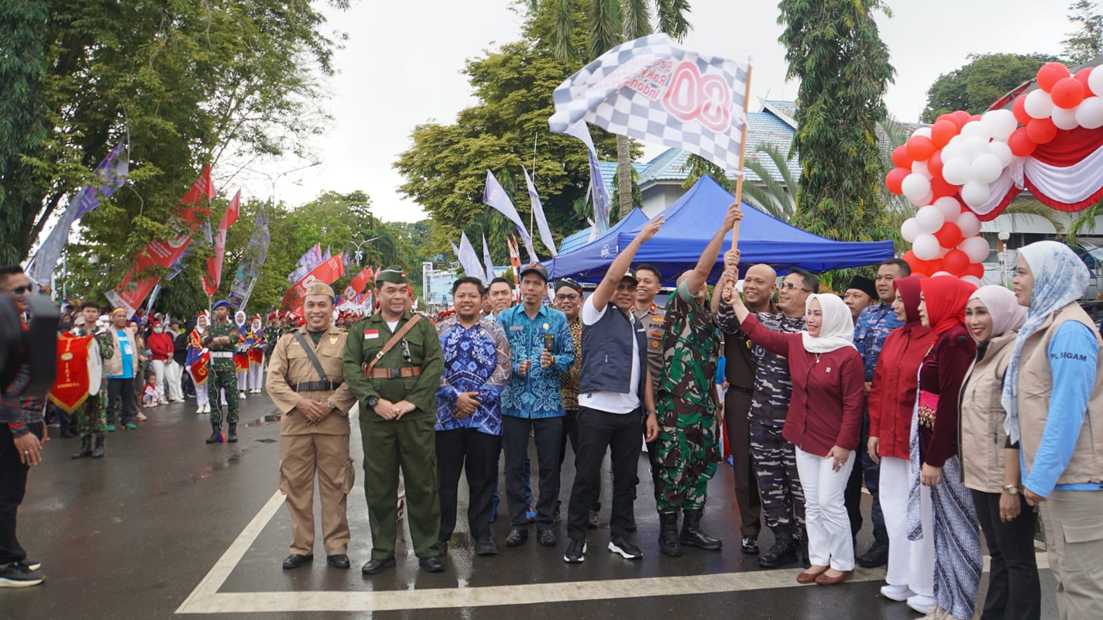 Pemkab Kotabaru Lepas Karnaval HUT ke-80 RI, Angkat Nuansa Nostalgia Persatuan