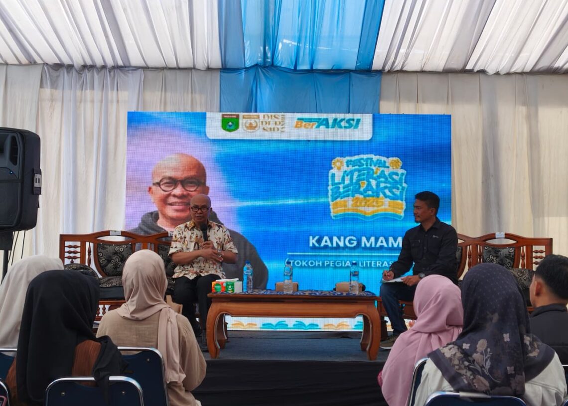 Kang Maman Ajak Generasi Muda Tanah Bumbu Cintai Membaca dan Menulis