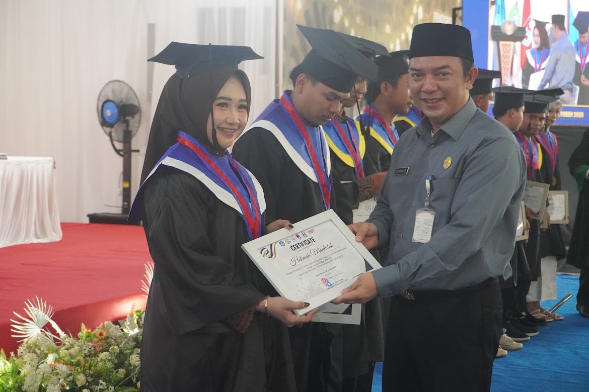 Wisuda ke-V Politeknik Batulicin, Pemkab Dorong Pendidikan Vokasi Berkualitas