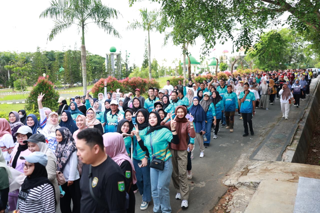 Jalan Sehat Antar SKPD Meriahkan Peringatan Hari Sumpah Pemuda ke-97 di Tanah Bumbu