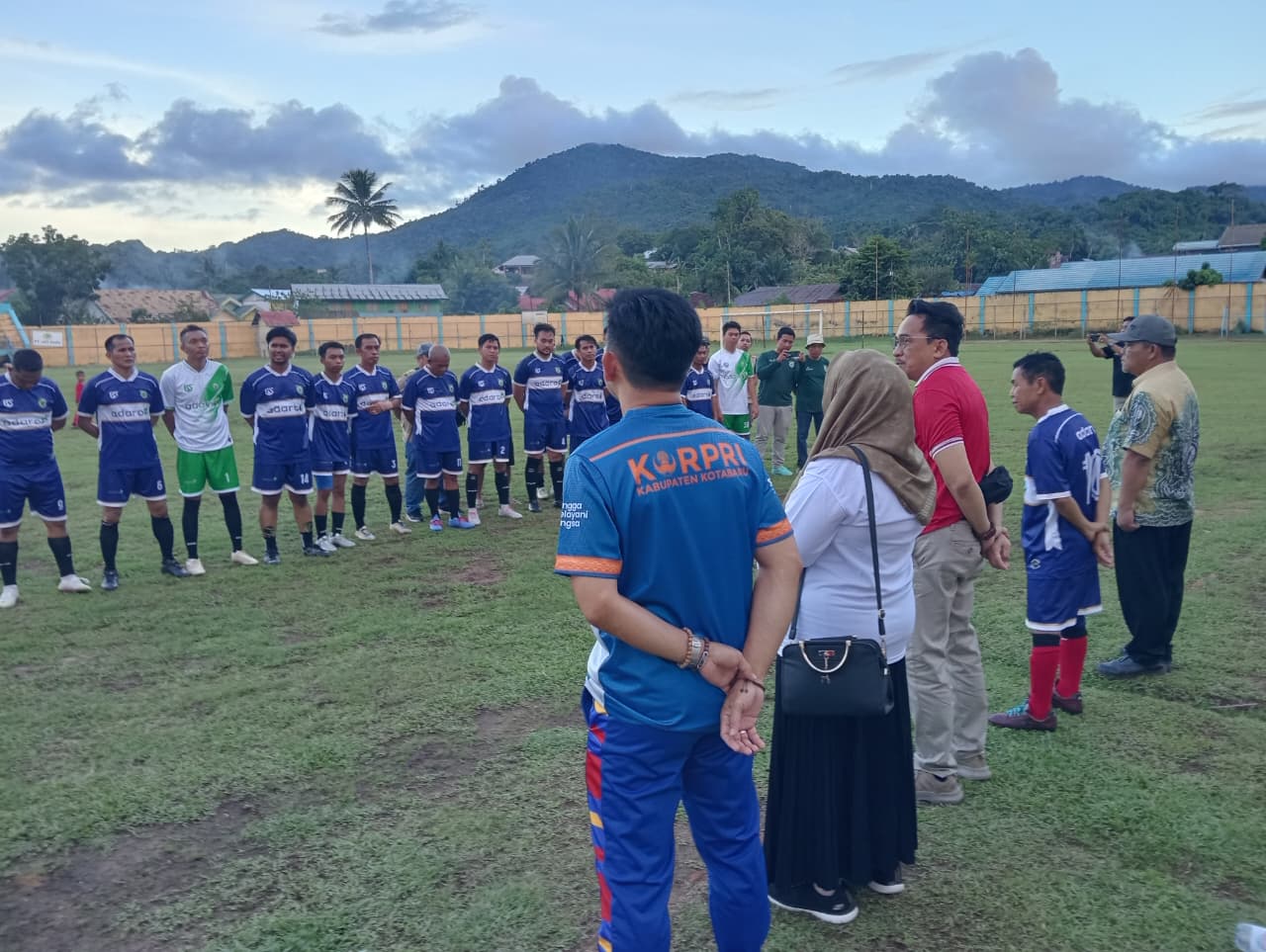 Studi Tiru KORPRI Balangan di Kotabaru Ditutup dengan Laga Persahabatan Sepak Bola