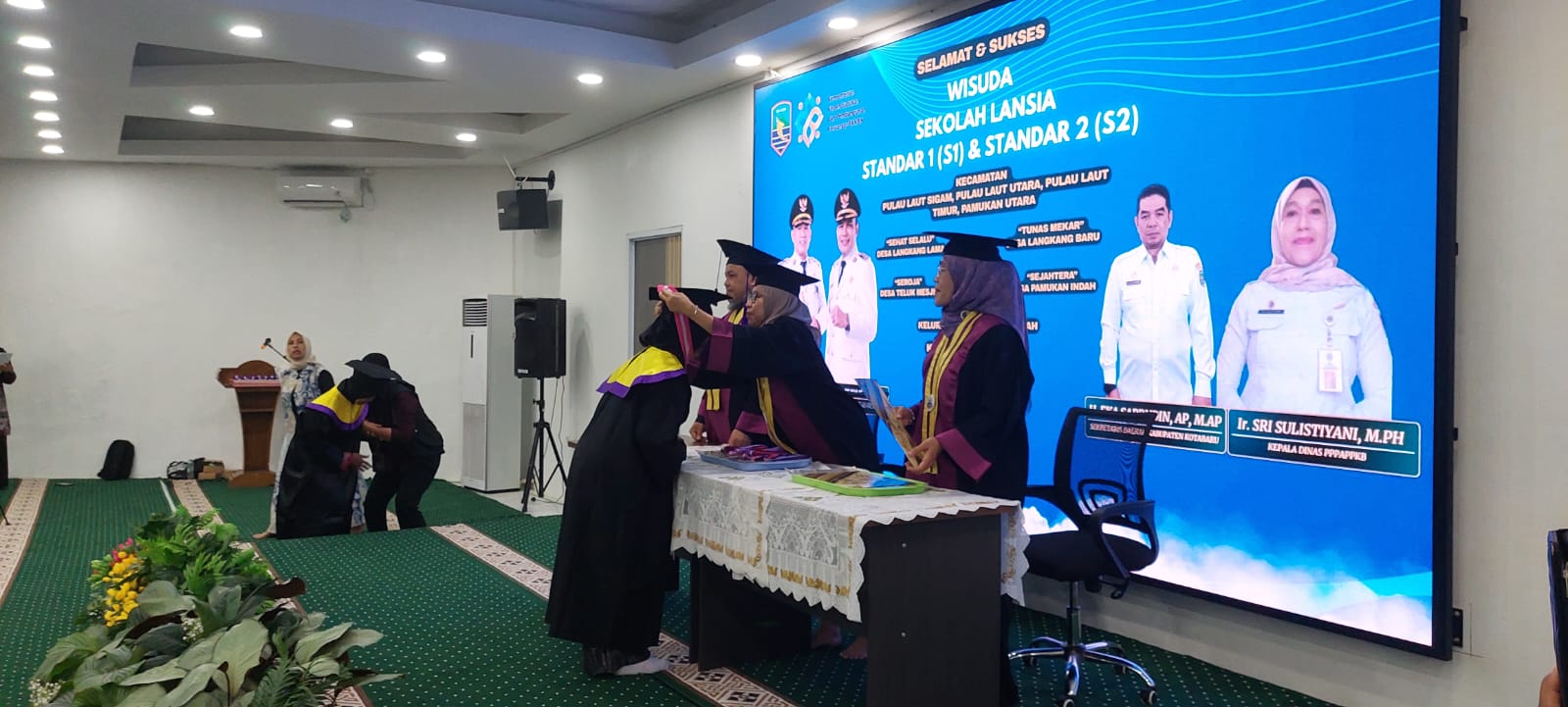 Pemkab Kotabaru Wisuda 107 Peserta Sekolah Lansia, Dorong Lansia Tetap Aktif dan Mandiri