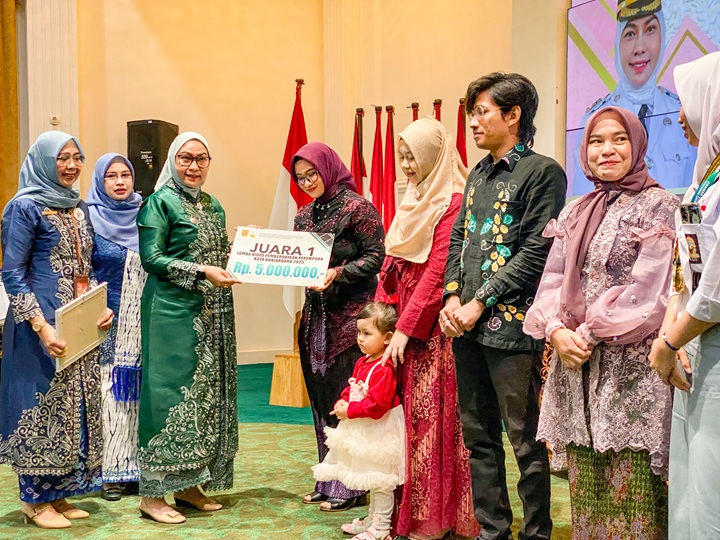 Hari Ibu ke-97, Wali Kota Banjarbaru Dorong Peran Strategis Perempuan