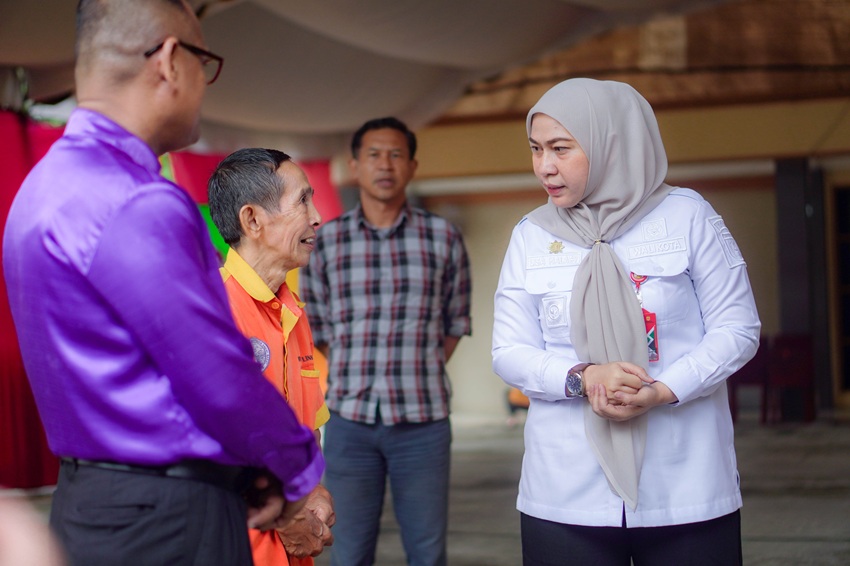 Wali Kota Banjarbaru Bersama Forkopimda Tinjau Gereja Jelang Natal 2025