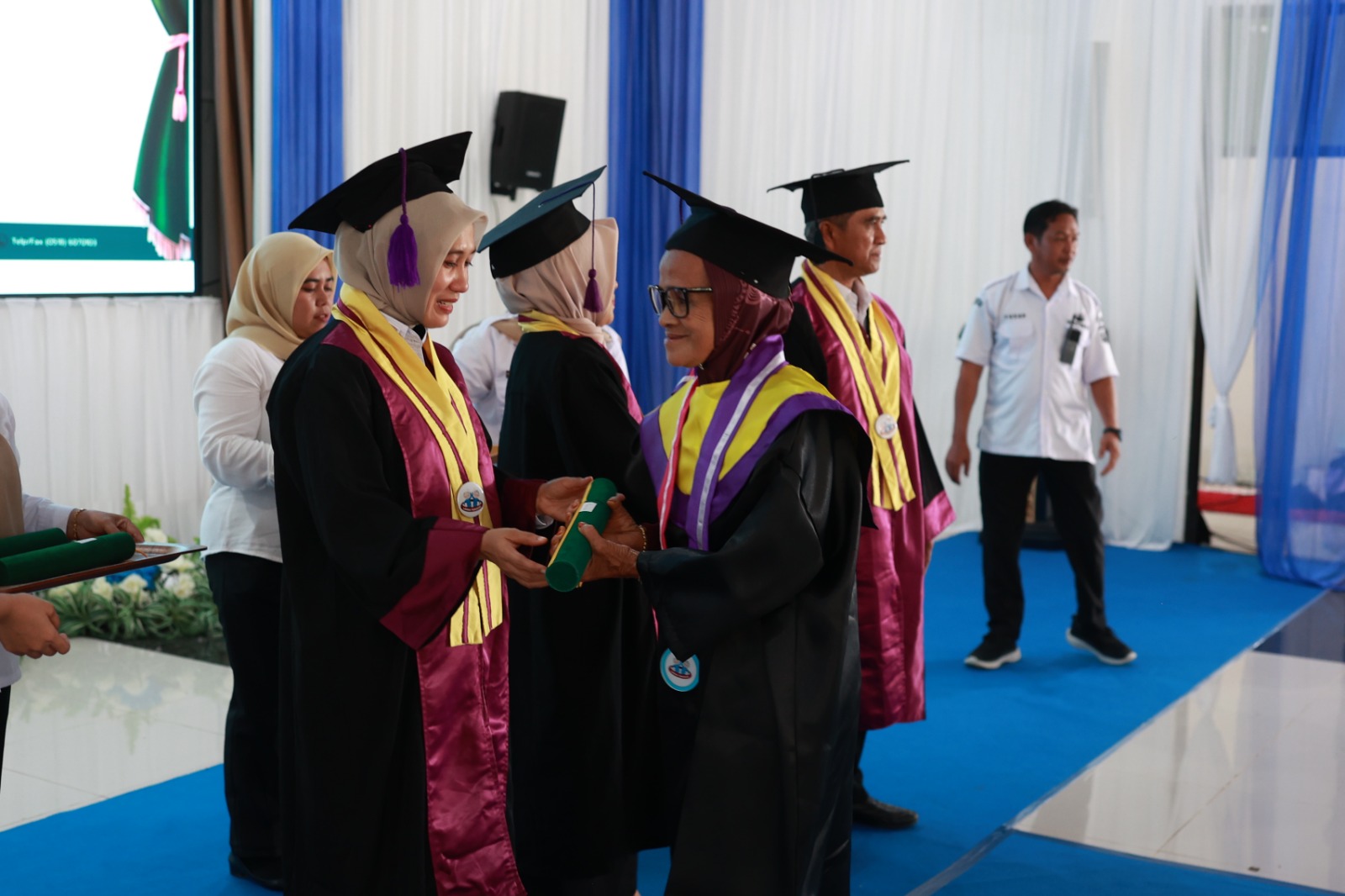 Wisuda Sekolah Lansia Warnai Peringatan Harganas ke-32 di Tanah Bumbu