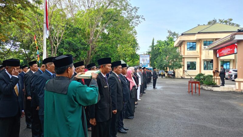 Perkuat Kinerja Pemerintahan, Bupati HST Kukuhkan Pejabat Struktural