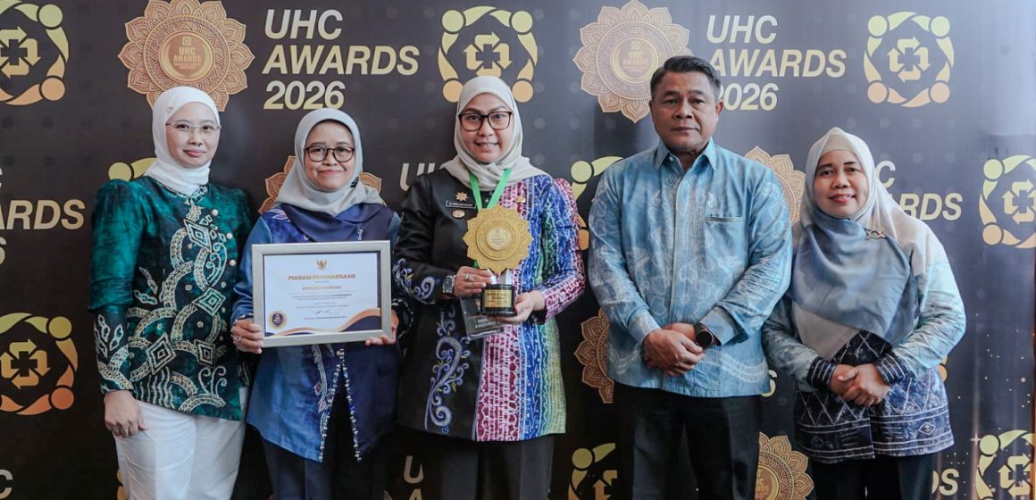 Capaian UHC Naik Tingkat, Banjarbaru Raih Penghargaan Nasional Kategori Madya