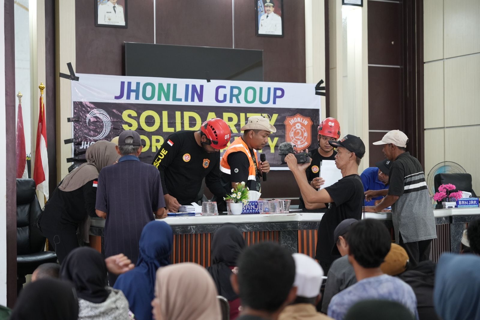 Respons Cepat Bencana, Jhonlin Group Bantu Lima Wilayah Terdampak Banjir