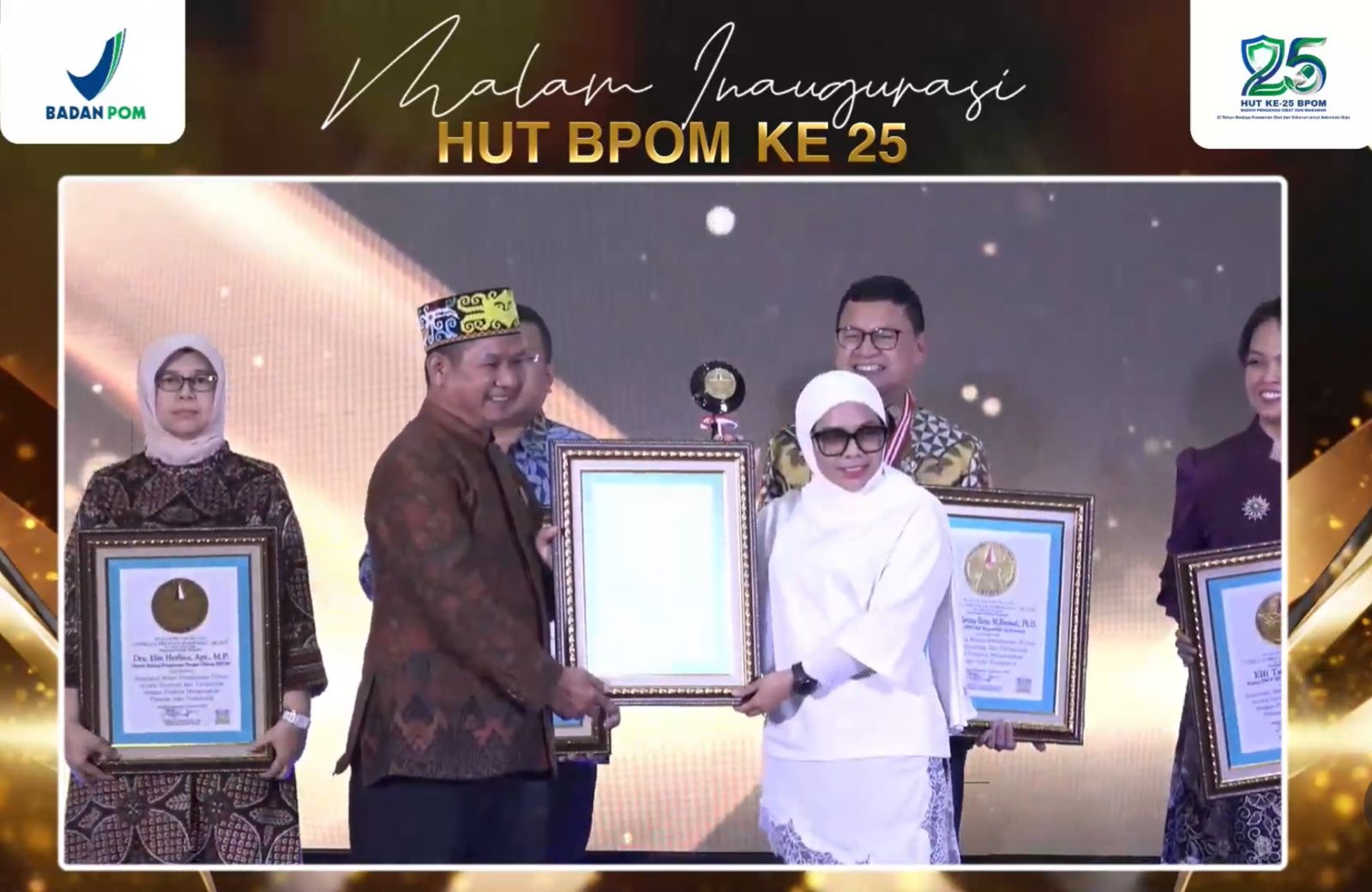 Nur Andi Arinawati Arsyad Raih Penghargaan LEPRID di HUT ke-25 BPOM