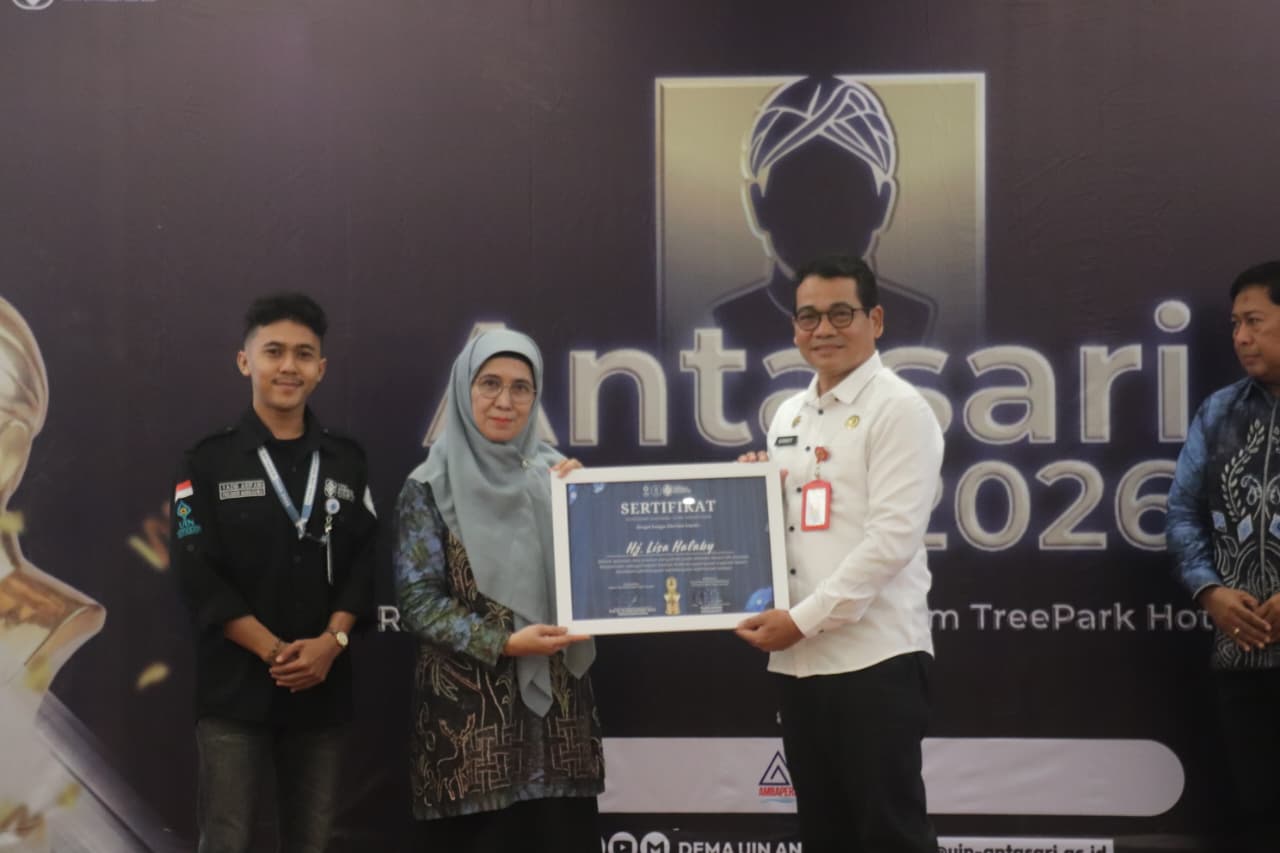 Dedikasi Membangun Banua, Wali Kota Banjarbaru Dianugerahi Antasari Award 2026