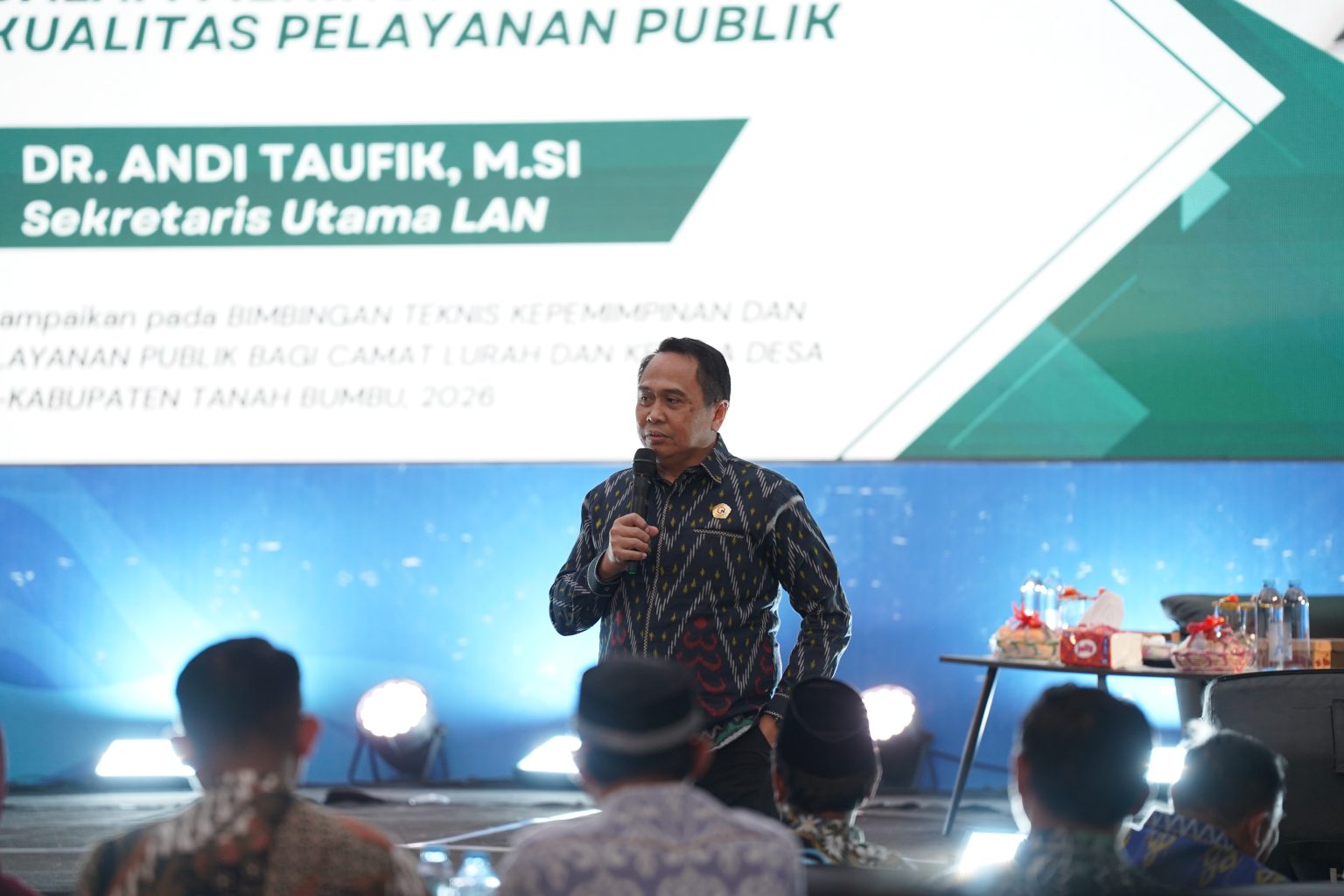 Aparatur Desa dan Kecamatan Tanbu Dapat Pembekalan Kepemimpinan