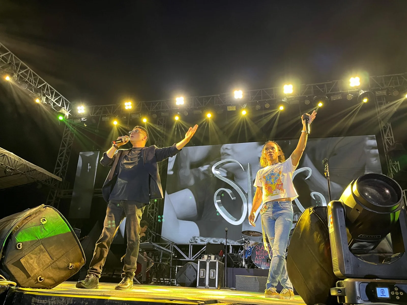 Ribuan Penonton Larut, Slank Sukses Hibur Mappanre Ri Tasi’e