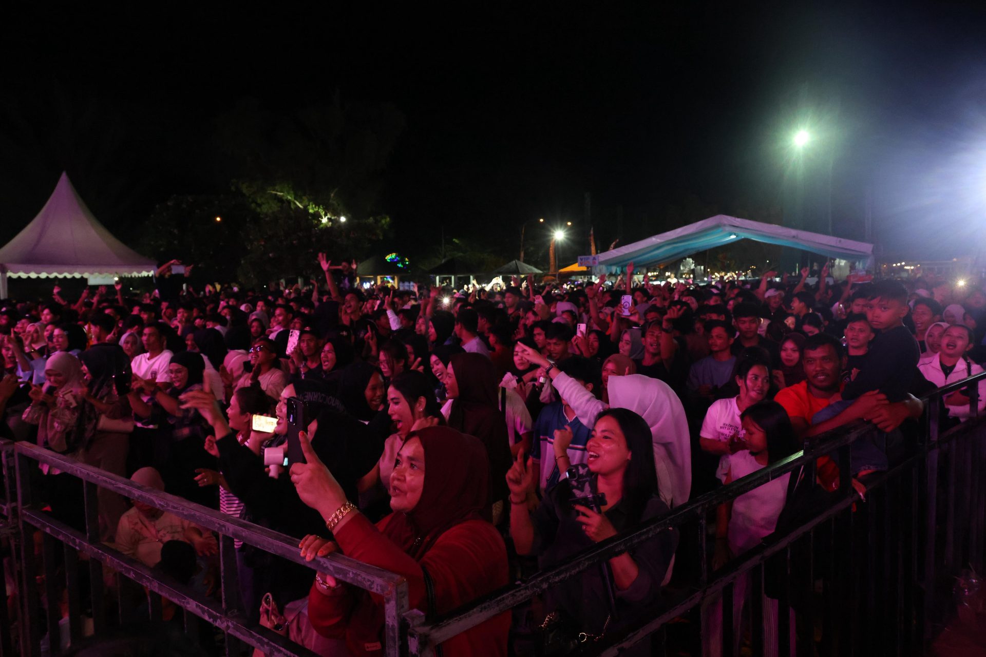 Pesona Budaya Pagatan Hidupkan Ekonomi, Ribuan Warga Padati Mappanre Ri Tasi’e