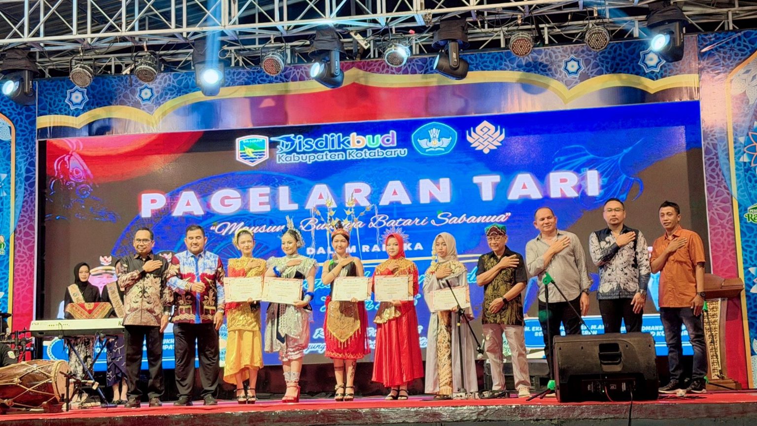 Pagelaran Seni di Siringlaut, Kotabaru Perkuat Cinta Budaya Lokal