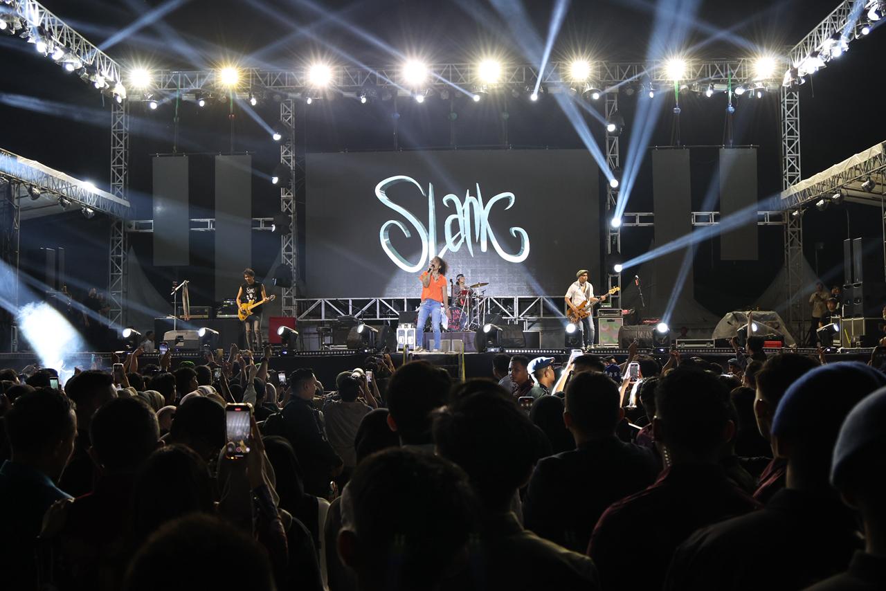 Bupati Tanbu Resmi Buka Mappanre Ri Tasi’e, Dorong Pariwisata dan Ekonomi Kreatif