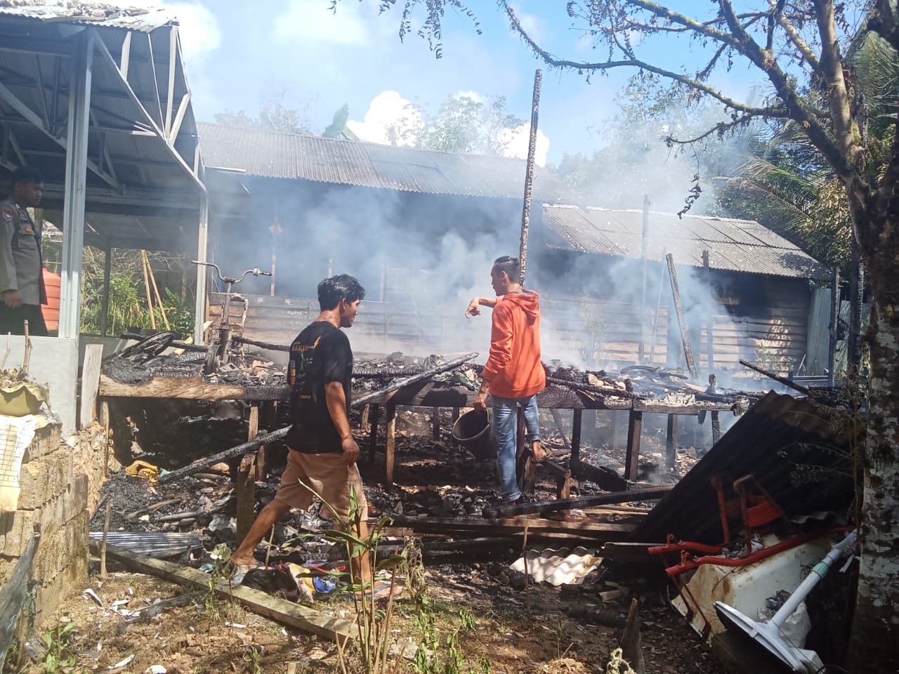 Ditinggal Memasak, Satu Rumah di Kotabaru Hangus Dilalap Api