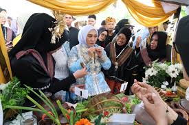 20 Stand Sajikan Kuliner Nusantara di Pantai Pagatan Tanah Bumbu