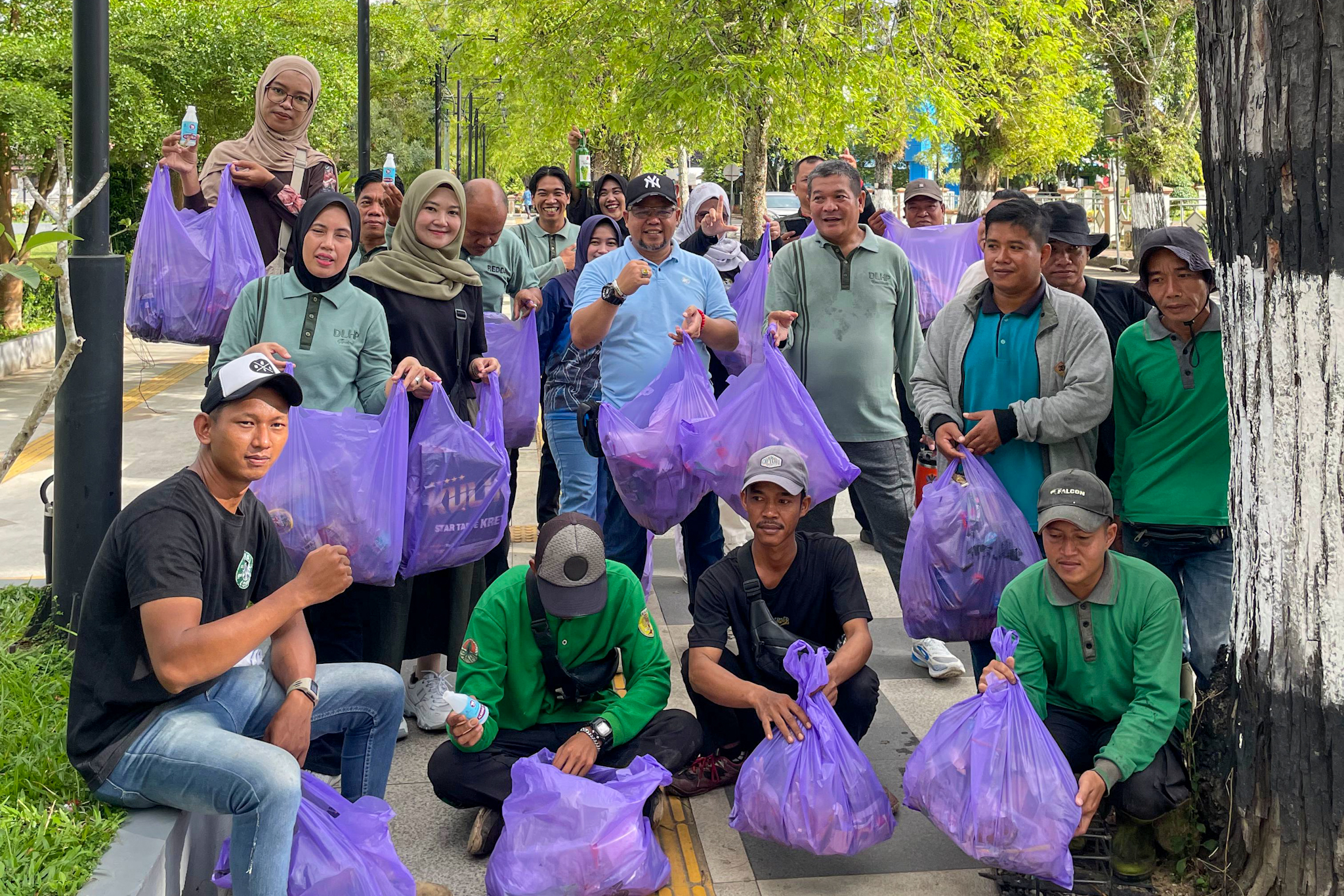Gerakan Indonesia ASRI, DLH HST Edukasi Warga Kelola Sampah