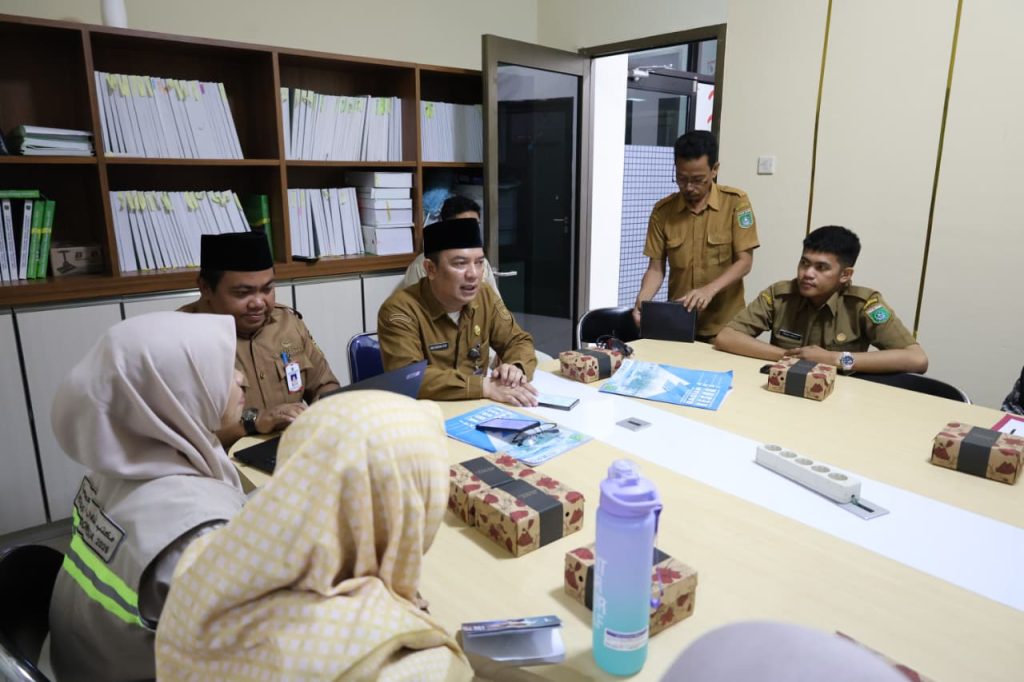 Andi Rudi Latif Tekankan Pelayanan Prima Jelang Keberangkatan Haji