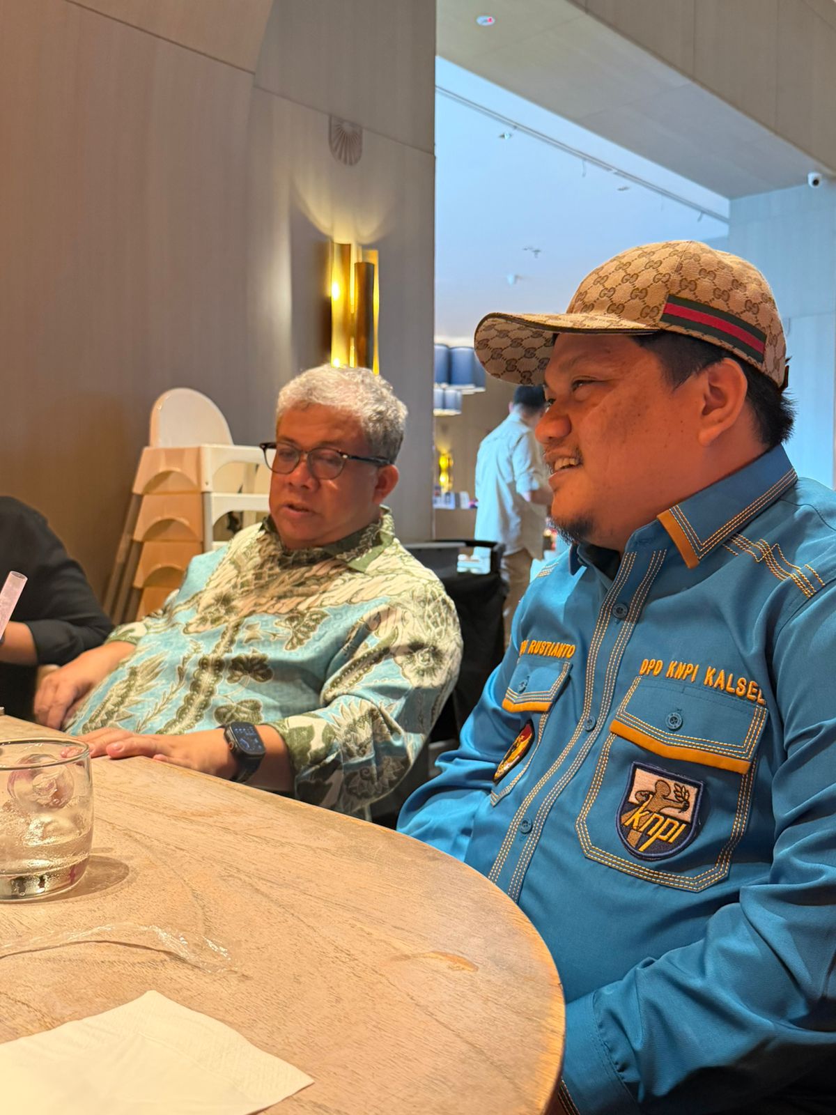 Silaturahmi dengan Fahri Hamzah, Andi Rustianto Perkuat Visi KNPI Kalsel