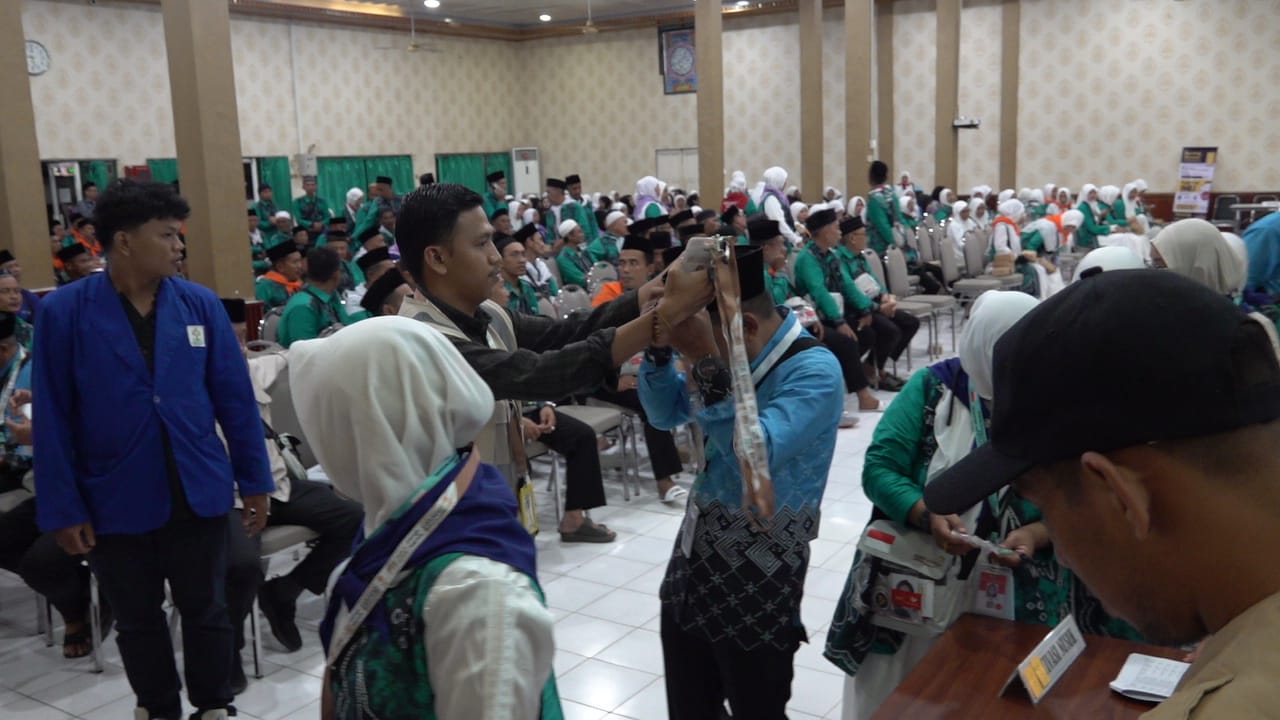 Ratusan Jamaah Haji Kotabaru dan Tanbu Masuk Embarkasi Banjarmasin