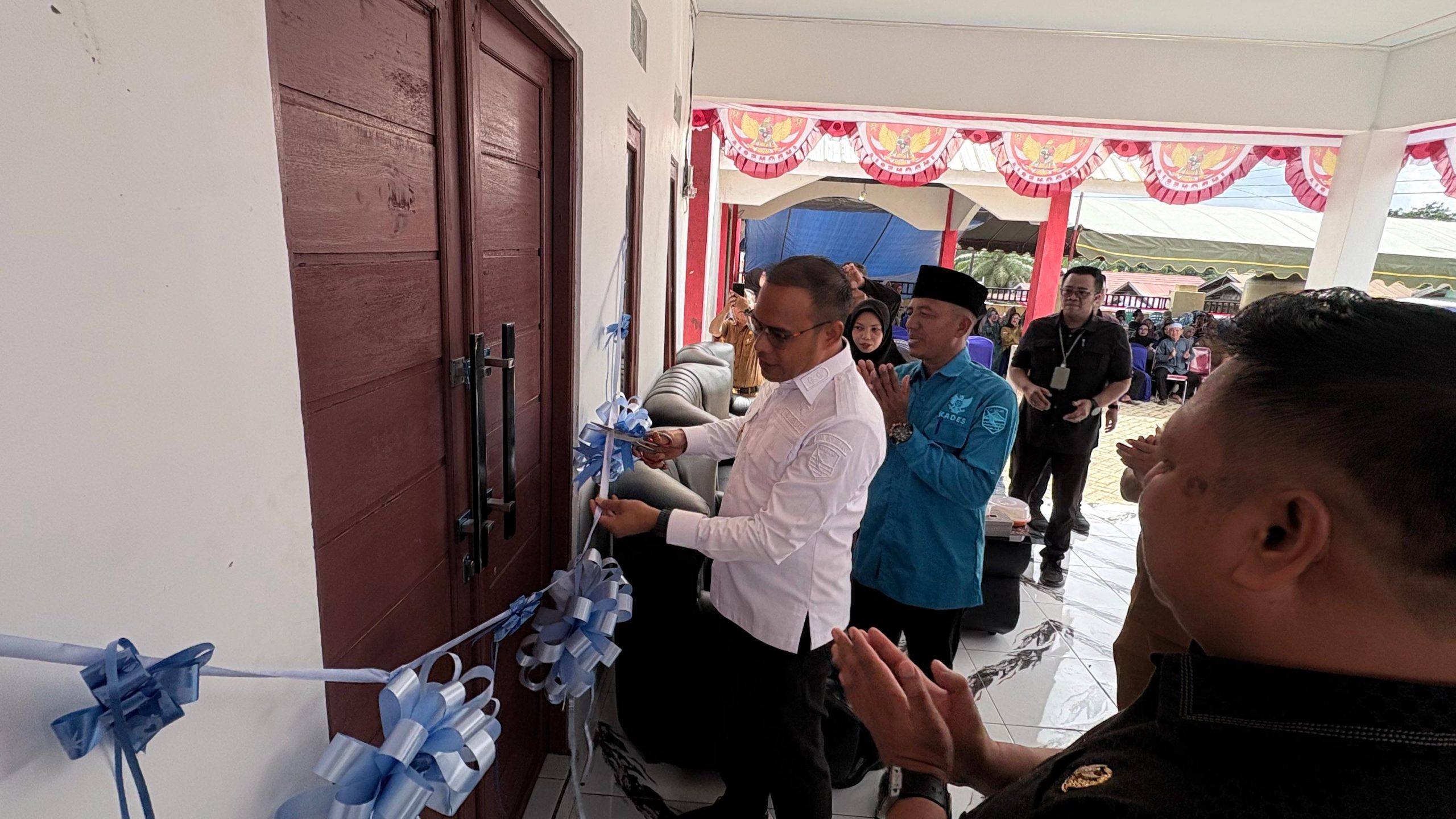 Resmikan Kantor Desa Bungkukan, Pemkab Kotabaru Dorong Pelayanan Prima