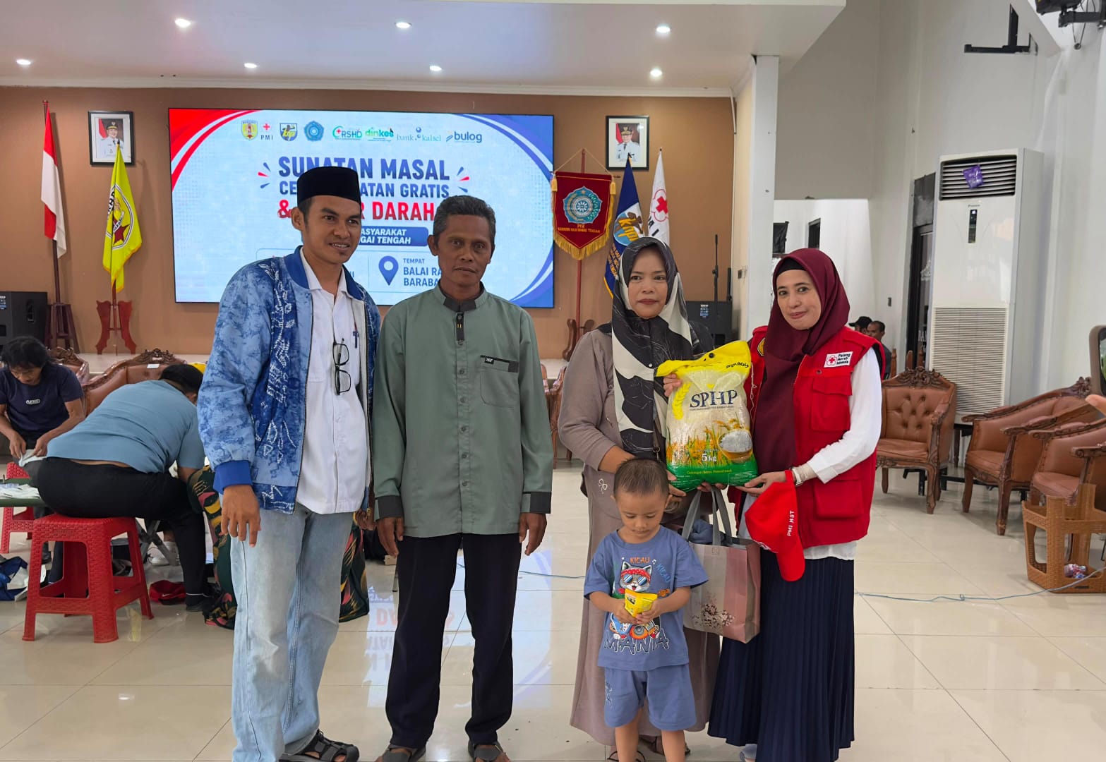 Ringankan Beban Warga, Sunatan Massal Gratis HST Diserbu 200 Peserta