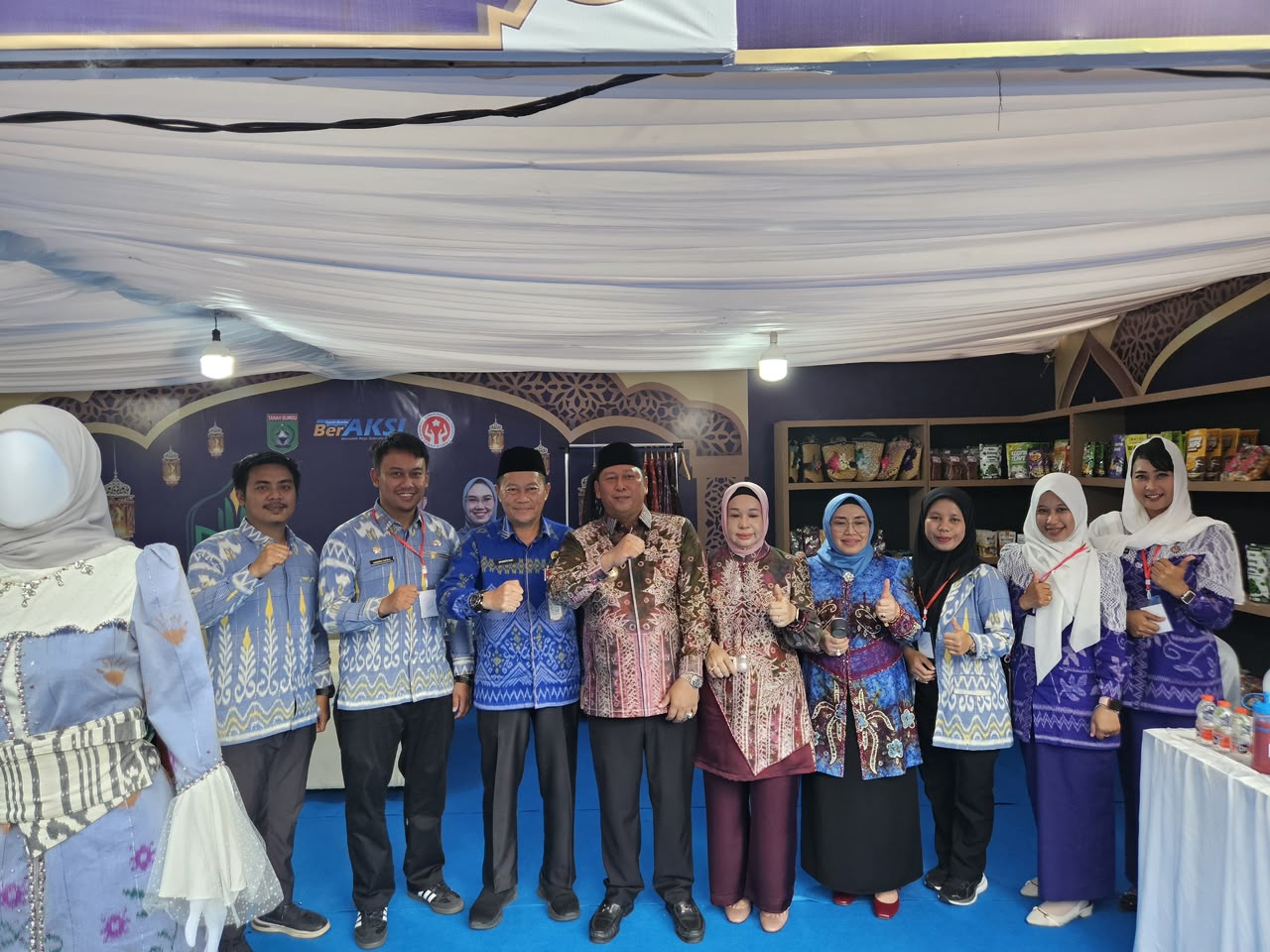 Dekranasda Tanah Bumbu Promosikan Tenun Pagatan dan Kuliner Khas di MTQN Kalsel