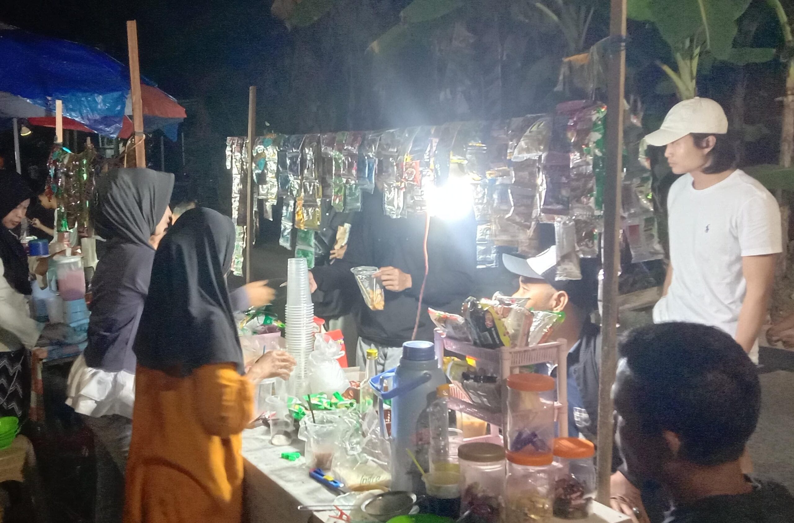 Ribuan Warga Padati Nobar Final Piala Dunia di Pandawan, UMKM Raup Berkah