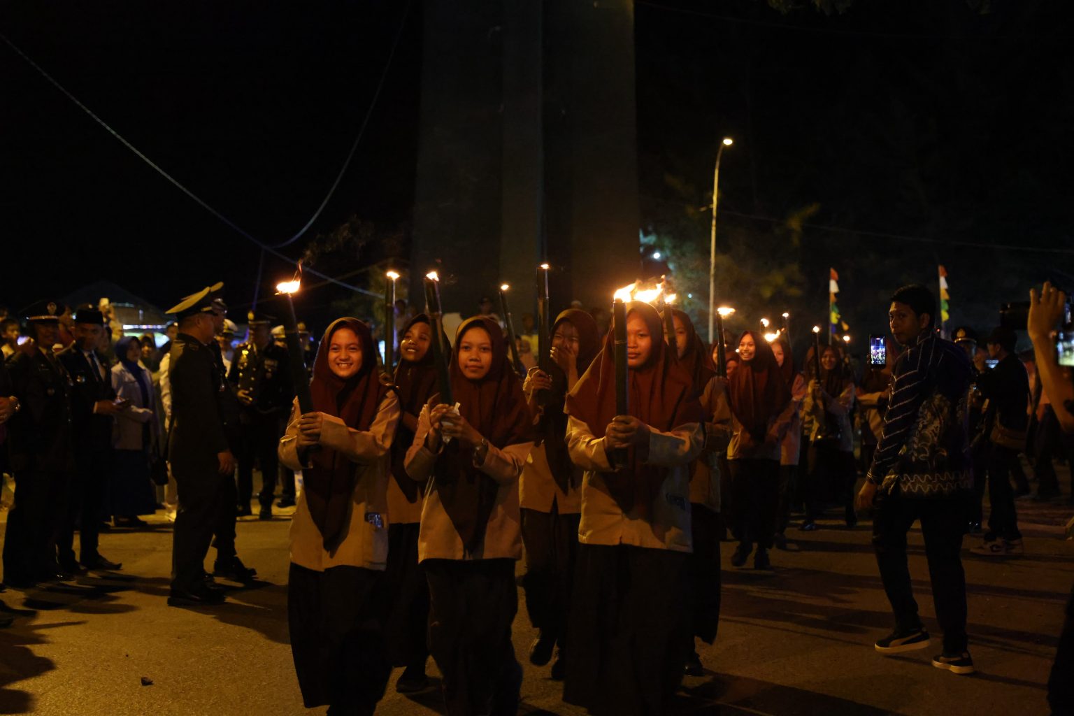 Jelang HUT ke-81 RI, Pawai Obor dan Taptu Hidupkan Semangat Kemerdekaan di Tanah Bumbu