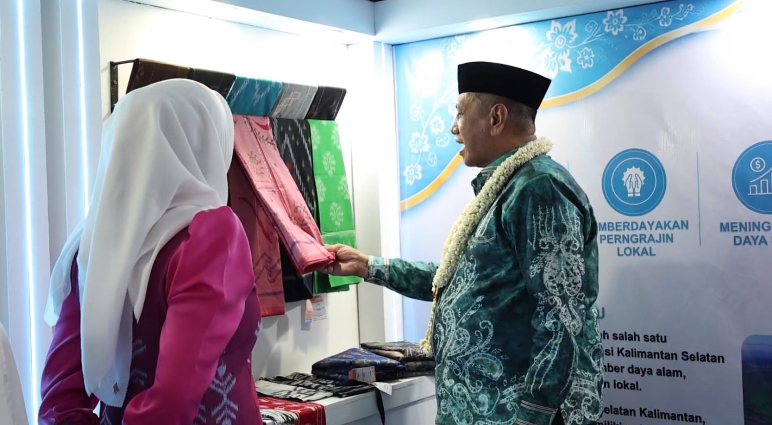 Dekranasda Tanah Bumbu Promosikan Tenun hingga Sasirangan Pulau Burung di Tala Craft 2026