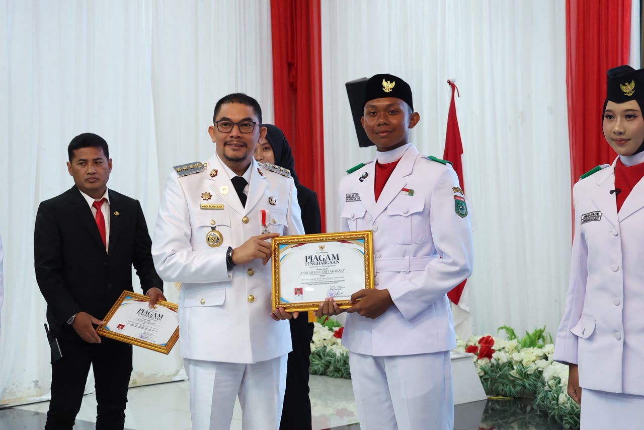 Malam Ramah Tamah HUT ke-81 RI, Bupati Andi Rudi Latif Apresiasi Paskibraka Angkatan ke-23