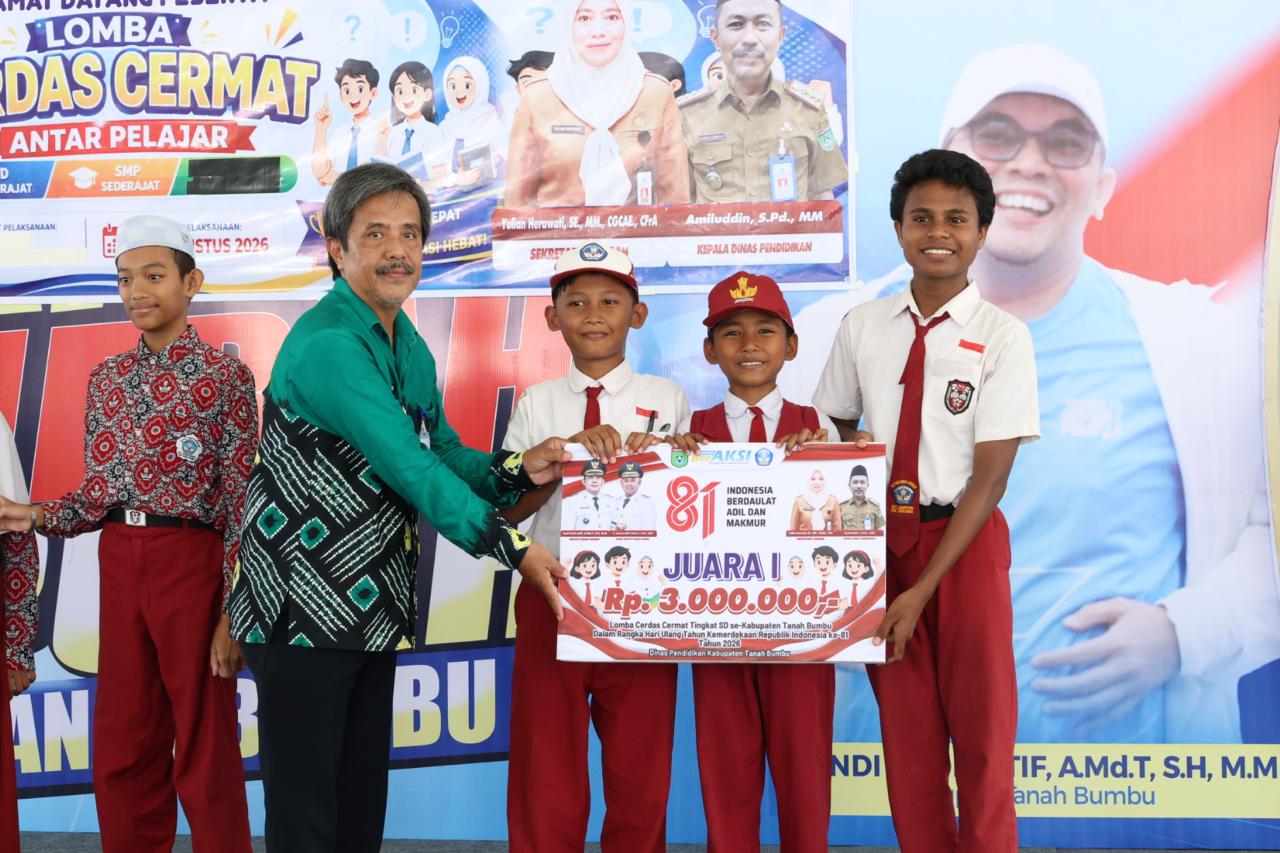 Bupati Andi Rudi Latif Dorong Prestasi dan Karakter Pelajar Lewat Lomba Cerdas Cermat