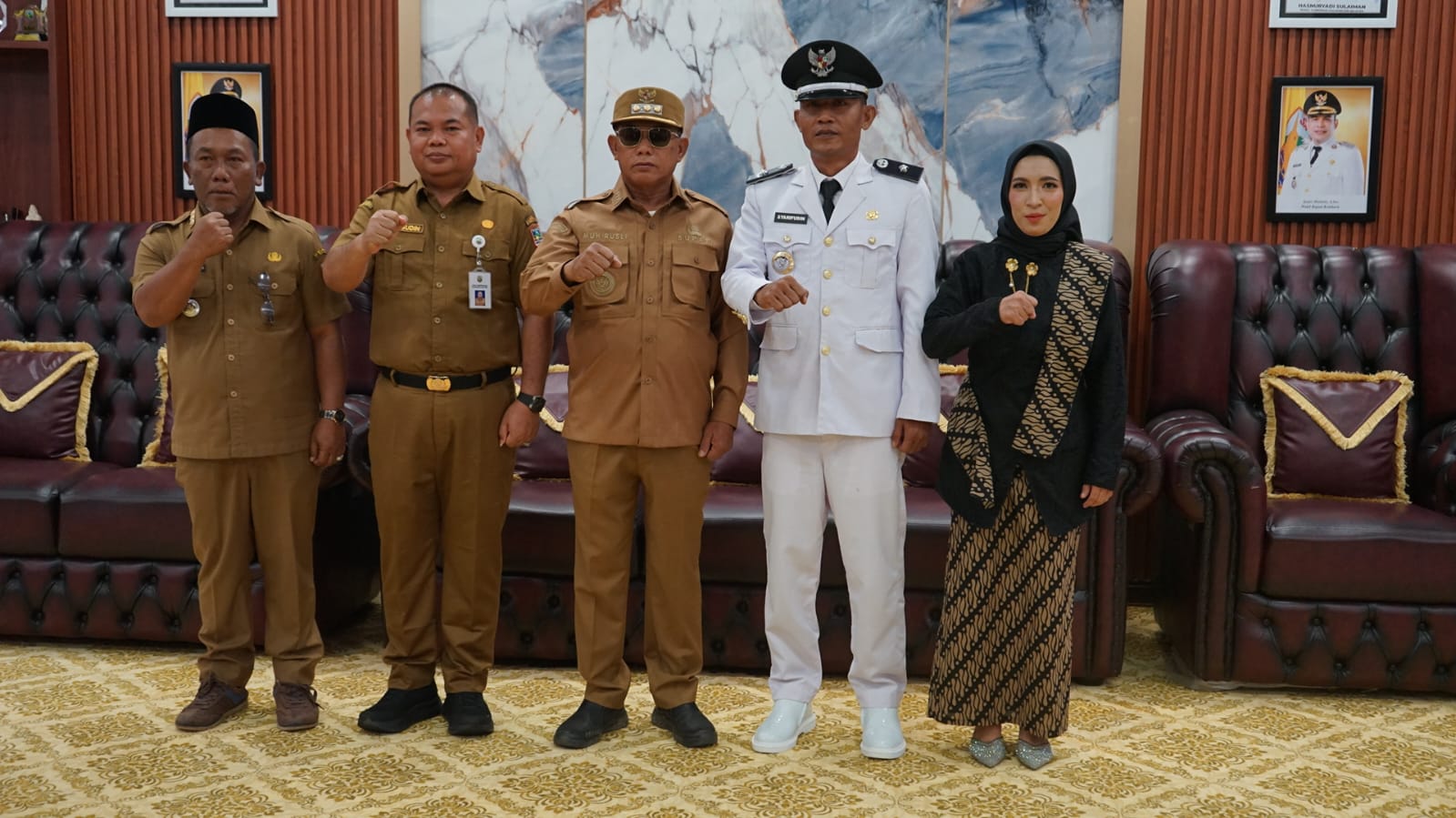 Bupati Kotabaru Muhammad Rusli Lantik Kades Antar Waktu Desa Sungai Pinang
