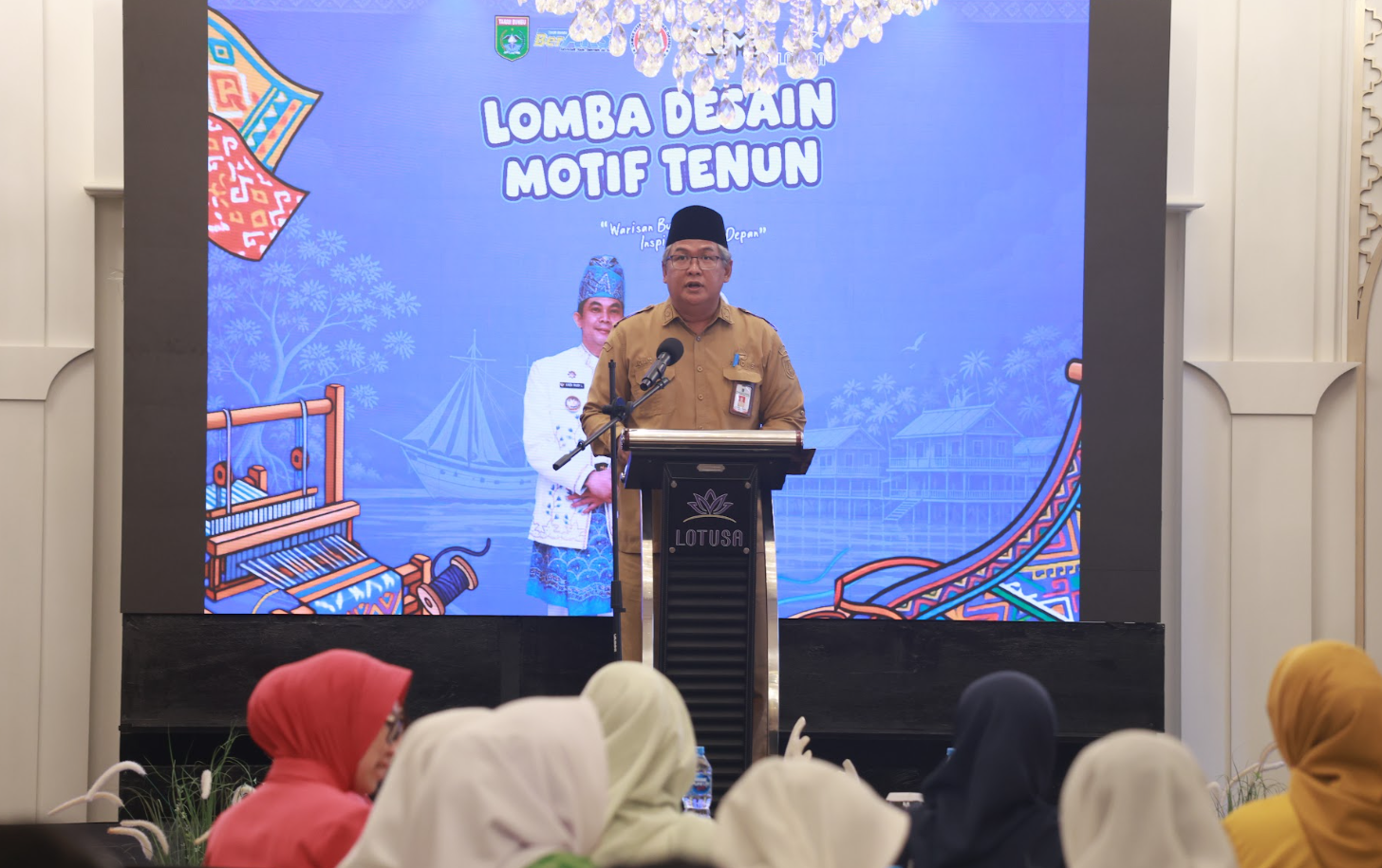 Lyra Ayu Ningtias Aprilia Raih Juara I Lomba Desain Motif Tenun Tanah Bumbu 2026