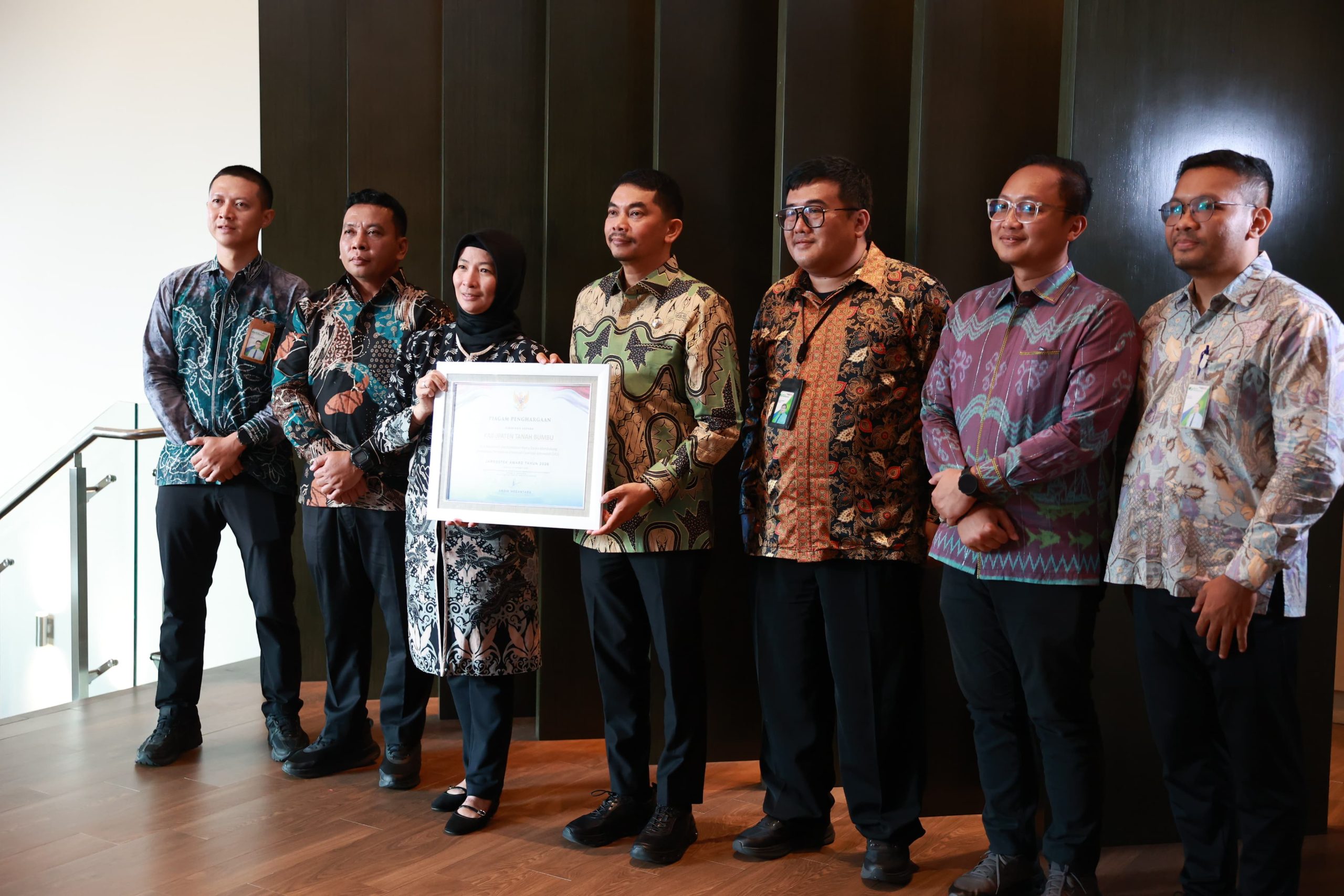 Perkuat Perlindungan Pekerja, Tanah Bumbu Raih Pengakuan di Ajang Jamsostek Award 2026